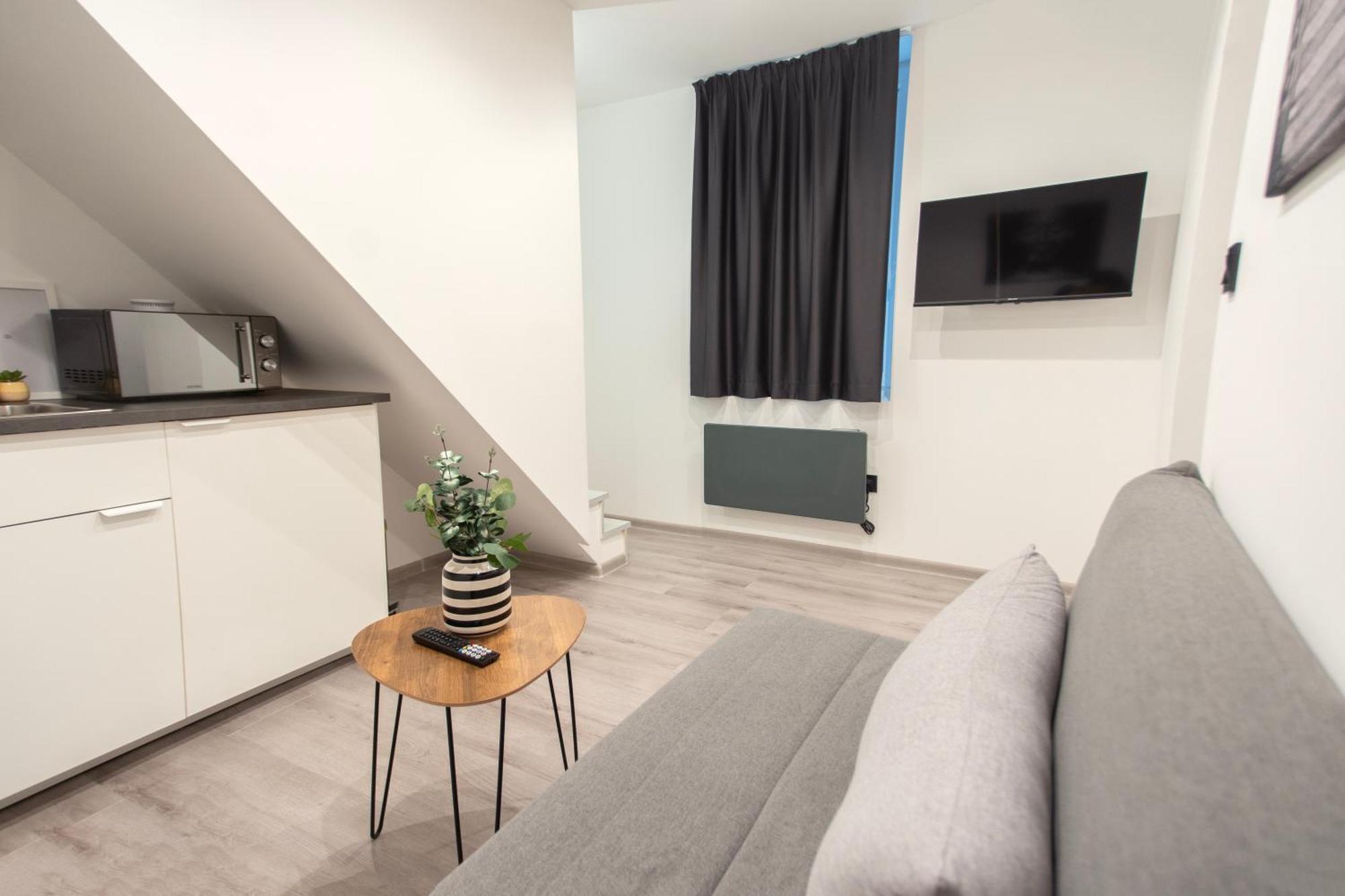 Minimalistic & Cozy On Joseph Boulevard Apartmán