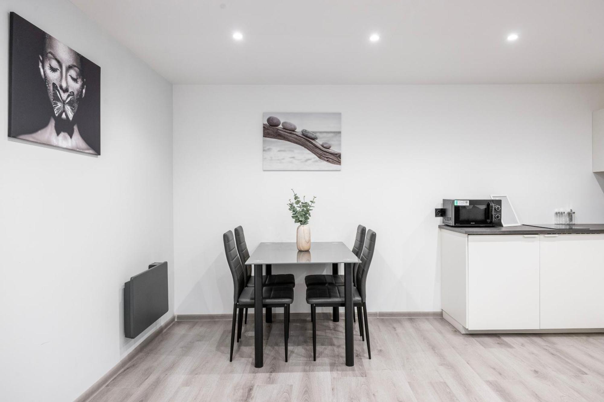 Minimalistic & Cozy On Joseph Boulevard Апартаменти Будапешт