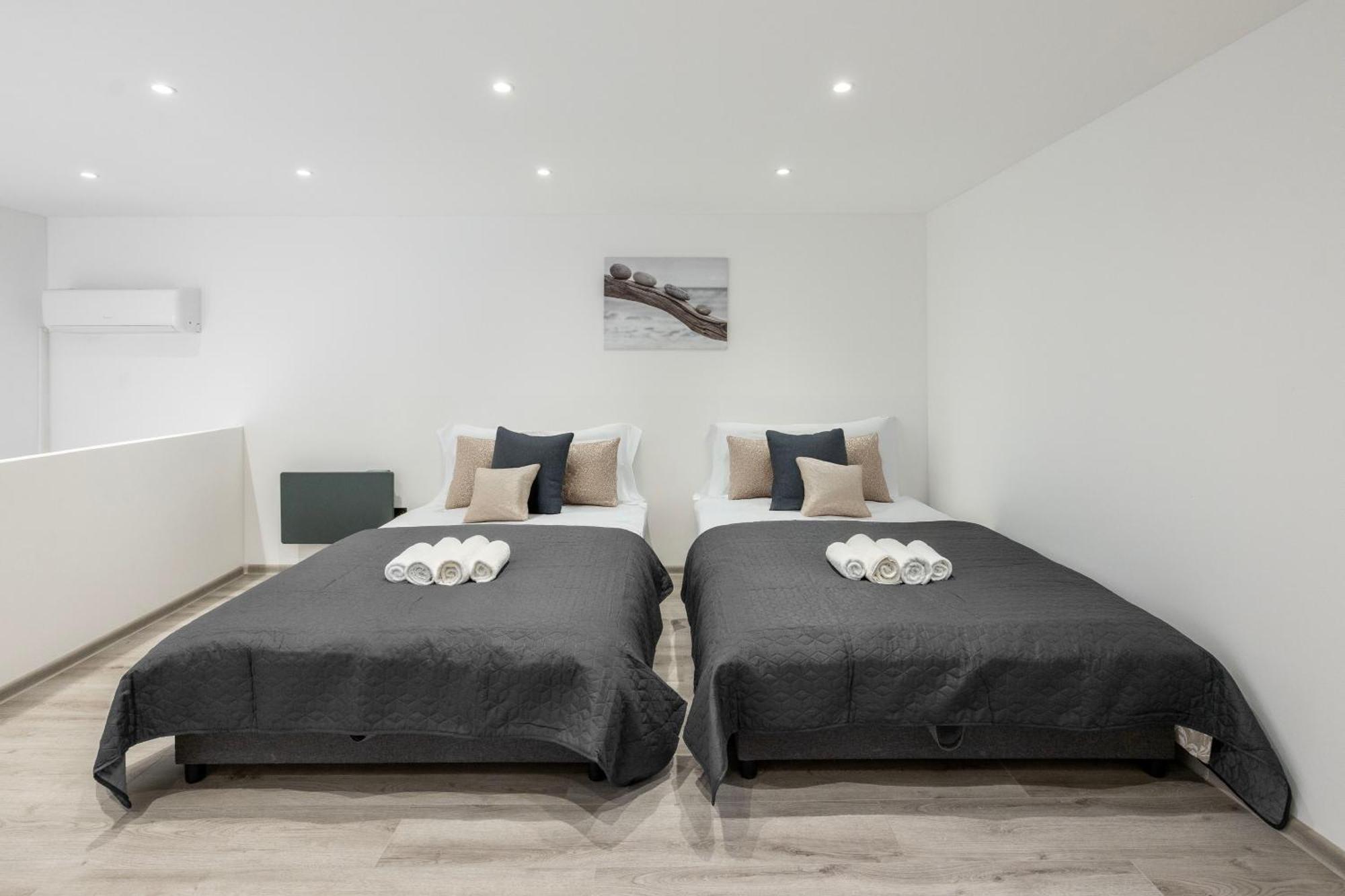 Minimalistic & Cozy On Joseph Boulevard