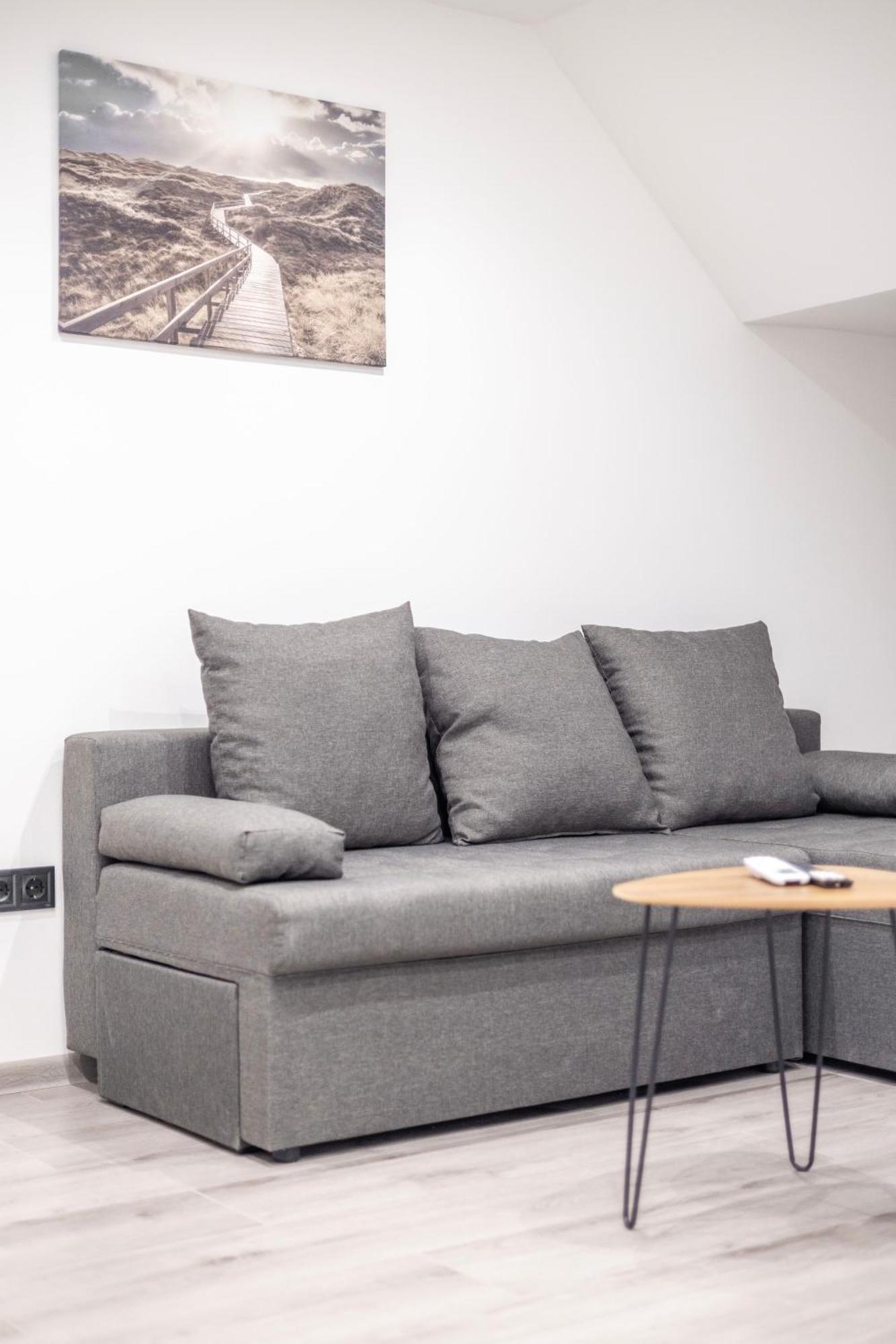 Minimalistic & Cozy On Joseph Boulevard Апартаменти *