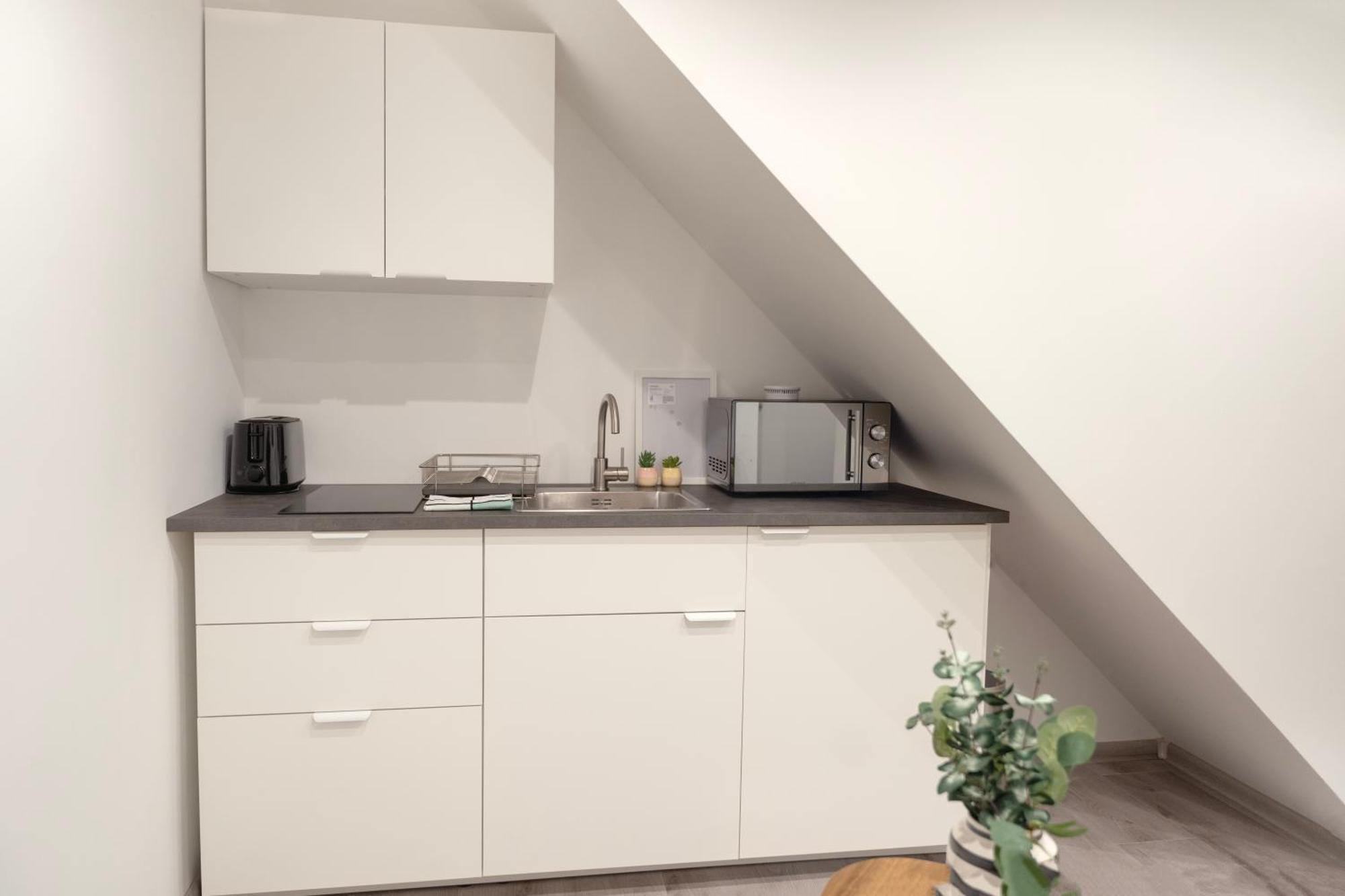 Minimalistic & Cozy On Joseph Boulevard Apartmán