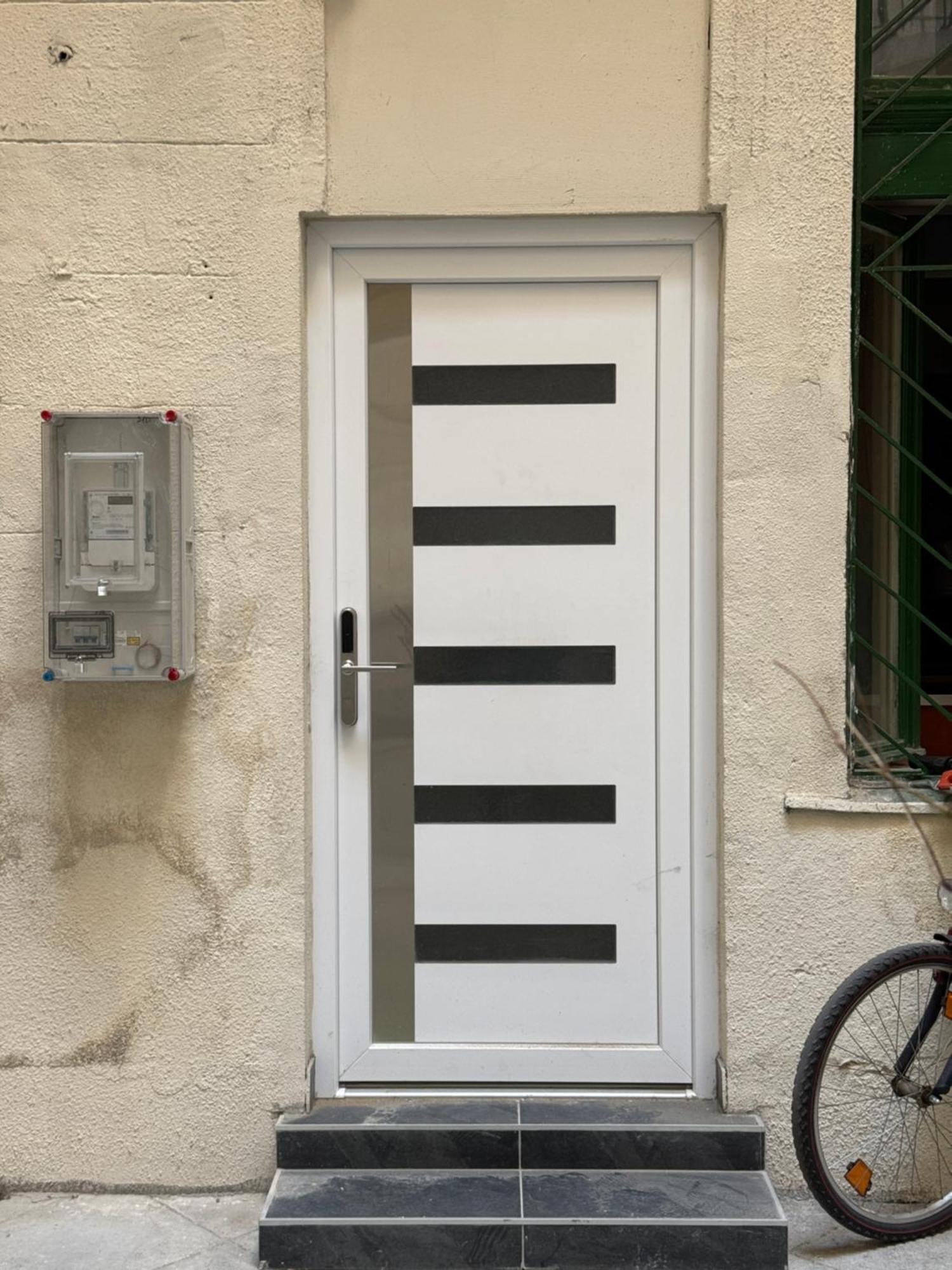 Minimalistic & Cozy On Joseph Boulevard Appartamento *